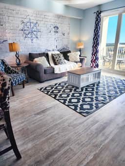 Laketown Wharf 1135 - Image 5