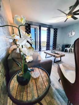 Laketown Wharf 735 - Image 2
