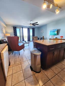 Laketown Wharf 735 - Image 5