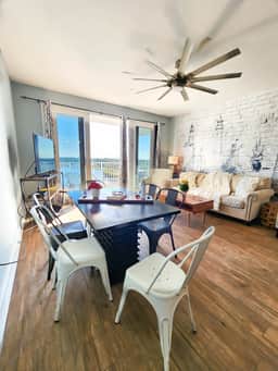 Laketown Wharf 631 - Image 2