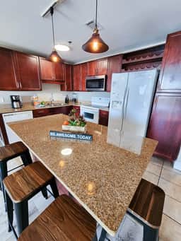 Laketown Wharf 534 - Image 3