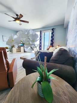 Laketown Wharf 1136 - Image 5