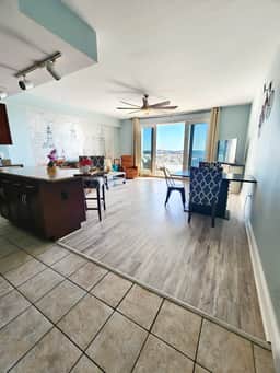 Laketown Wharf 535 - Image 2