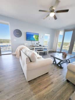 Laketown Wharf 1238 - Image 4