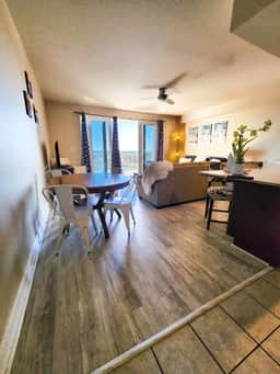 Laketown Wharf 1036 - Image 4