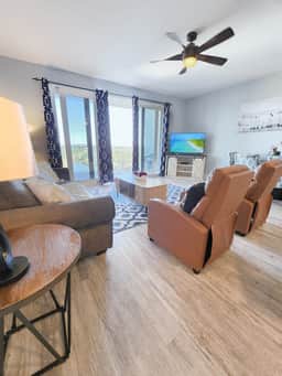 Laketown Wharf 1435 - Image 5