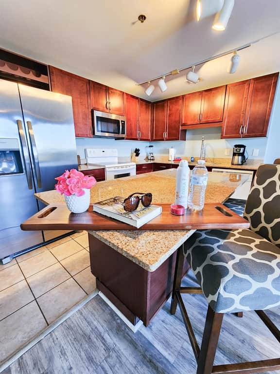 Laketown Wharf 735 - Image 4