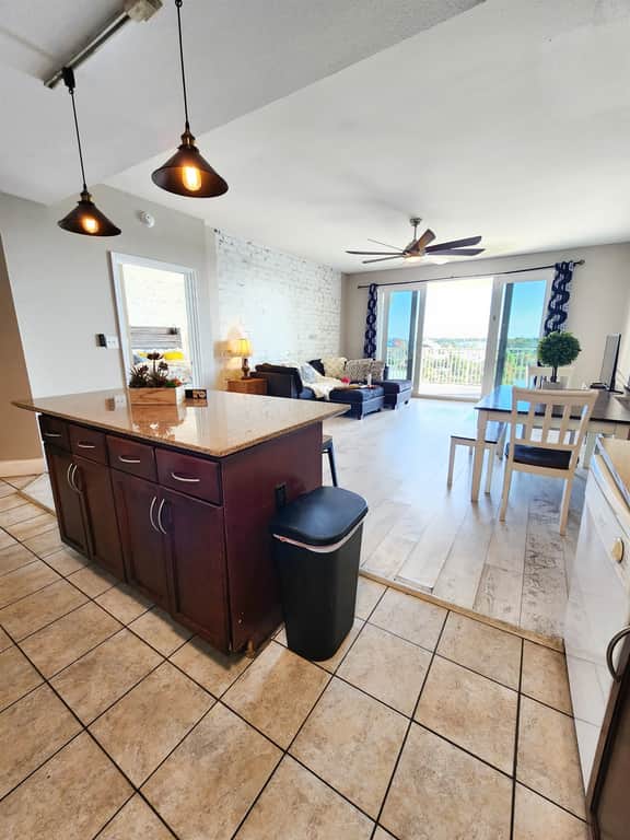 Laketown Wharf 534 - Image 4