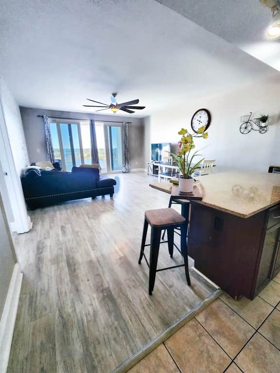 Laketown Wharf 734 - Image 4