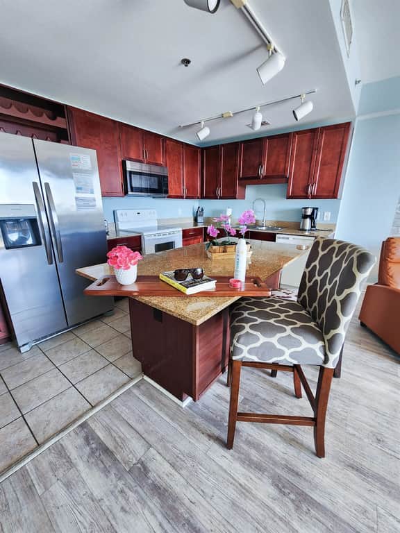 Laketown Wharf 535 - Image 4