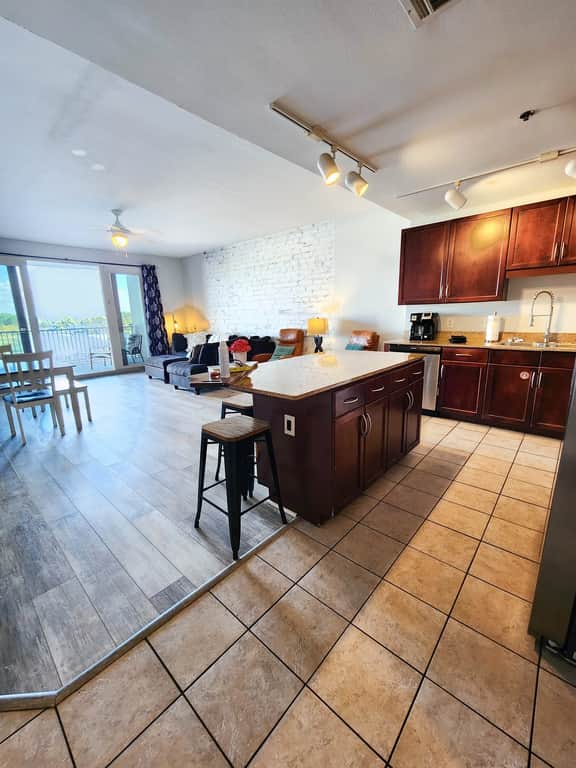 Laketown Wharf 334 - Image 4