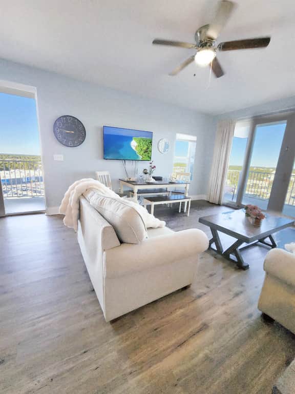 Laketown Wharf 1238 - Image 4