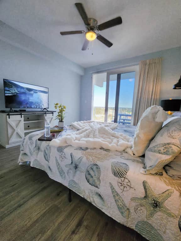 Laketown Wharf 1238 - Image 2
