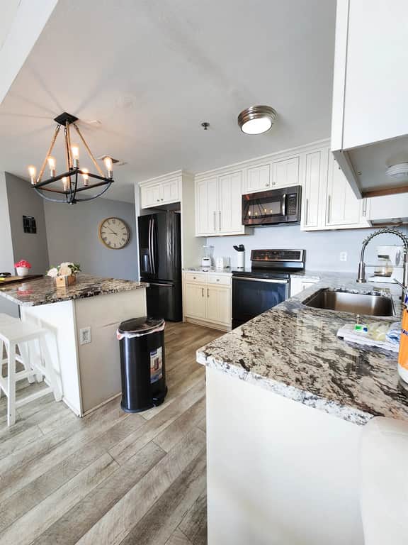 Laketown Wharf 633 - Image 5