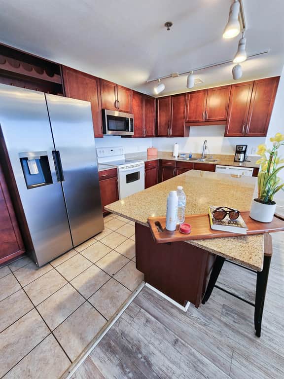 Laketown Wharf 1035 - Image 5
