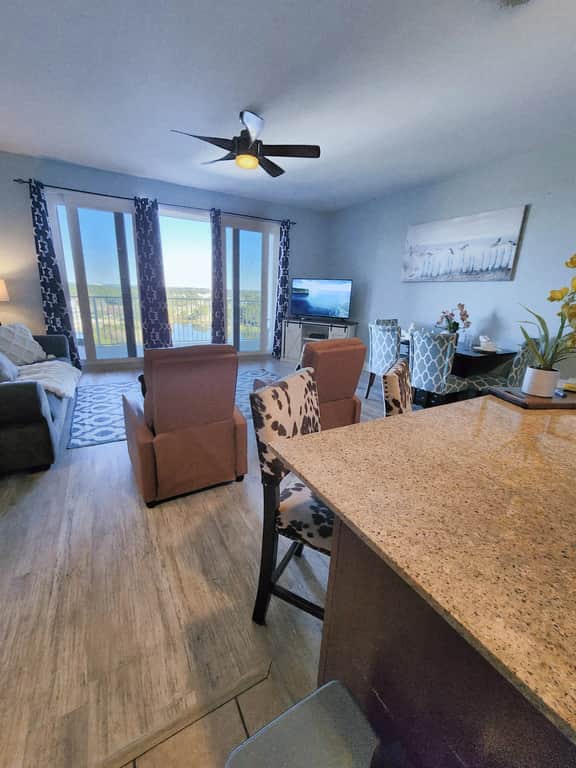 Laketown Wharf 1435 - Image 4