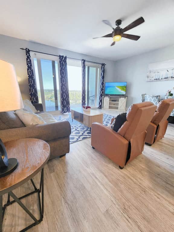 Laketown Wharf 1435 - Image 5